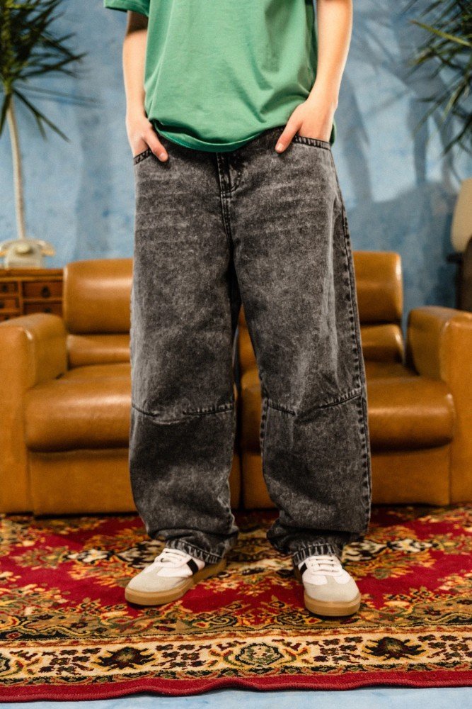 PANTALON JEAN BALLOON CON PINZAS PESADO T.10